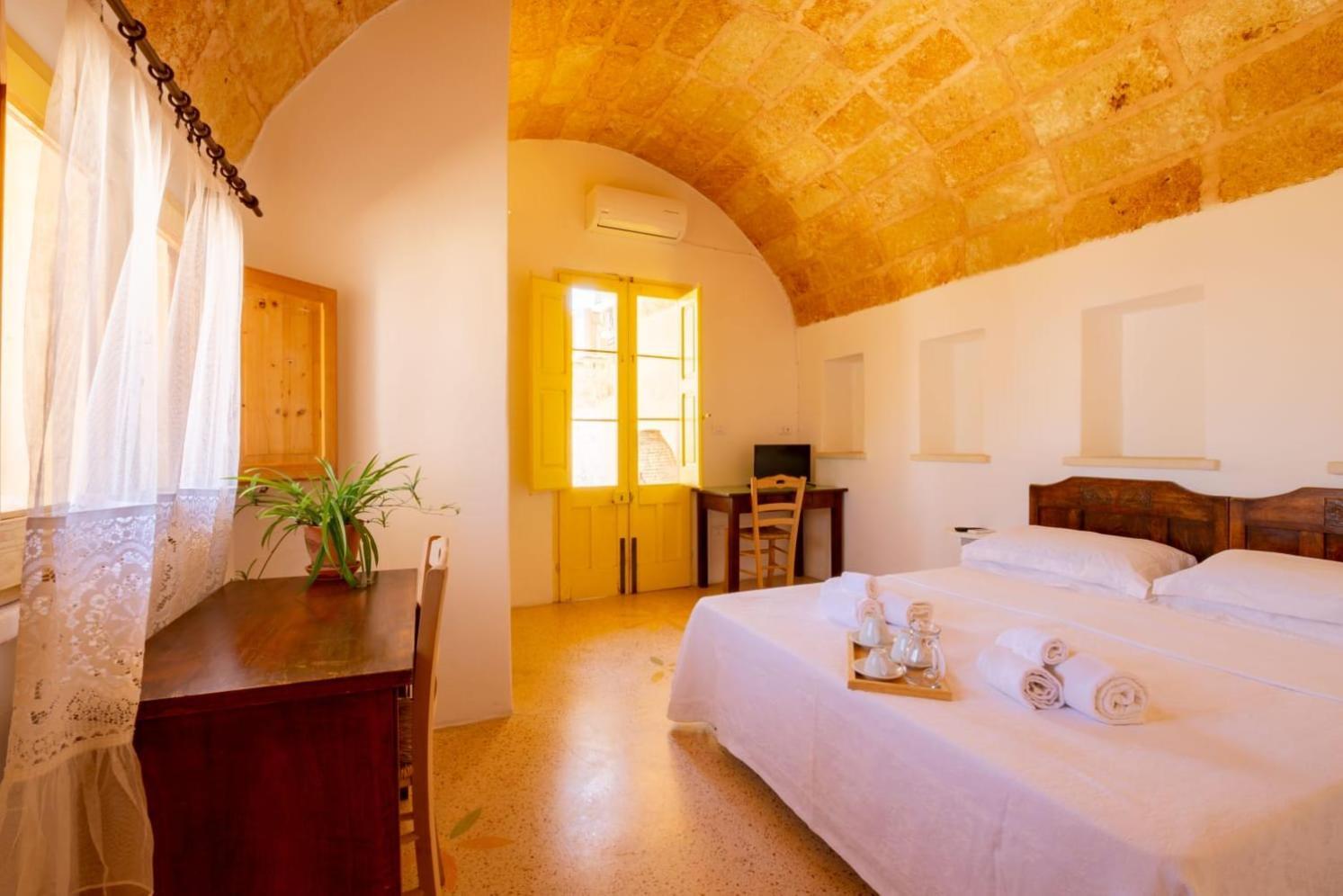Bed and Breakfast Palazzo Le Zicaredde Salve Exterior foto